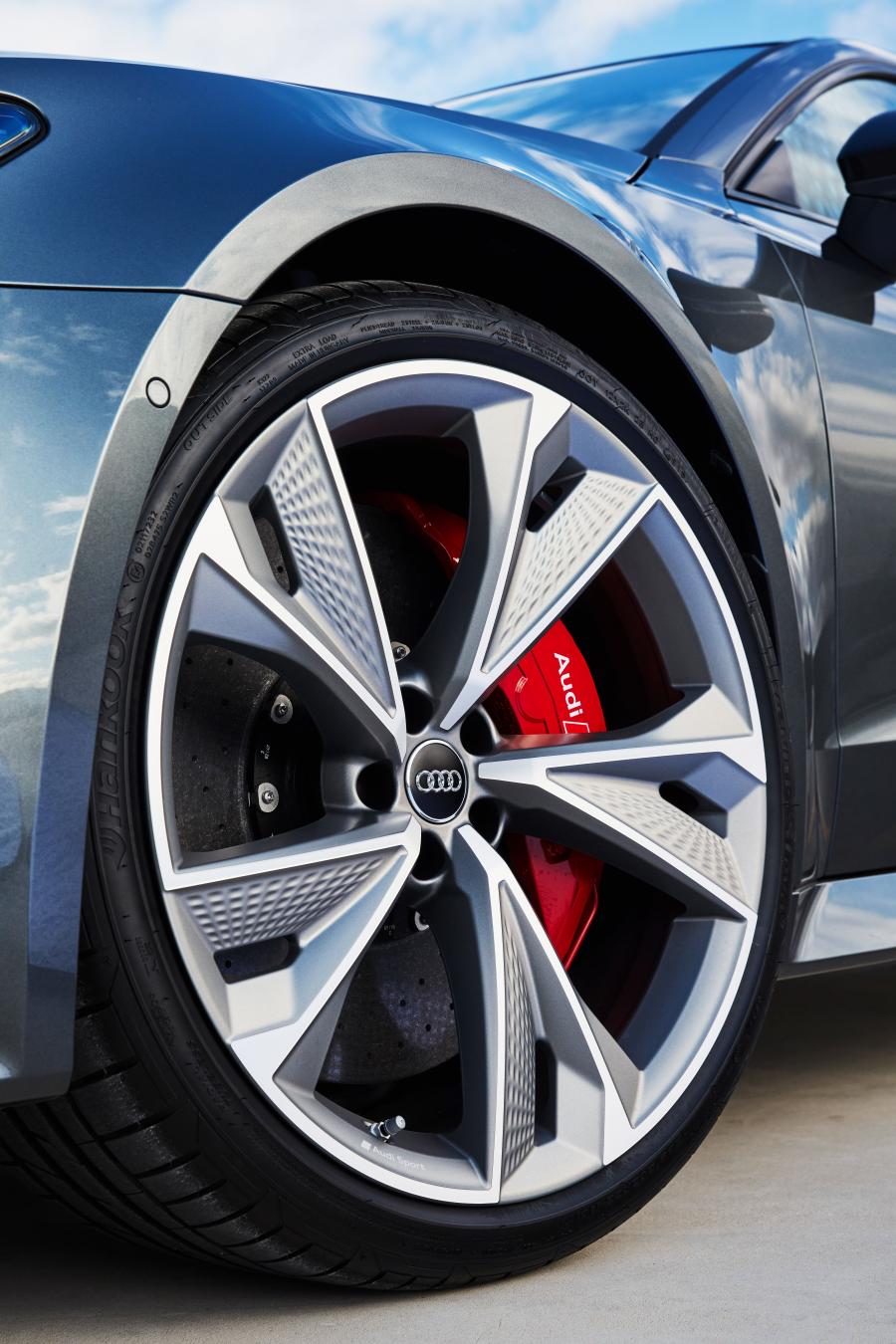 Колеса Audi RS7 Sportback 2020 года  (AU) (фото 33 из 34)